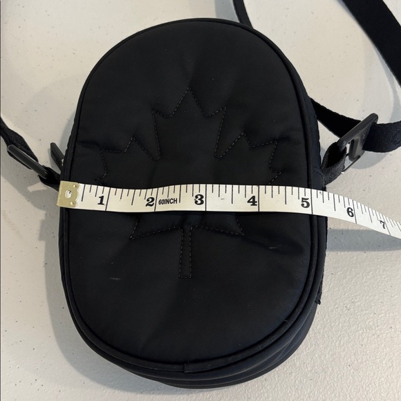 LULULEMON TEAM CANADA Future Legacy crossbody bag purse black OS unisex - Picture 14 of 16